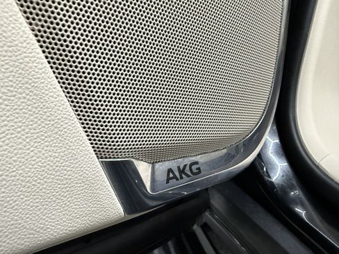 Used 2025 Cadillac Escalade ESV Sport Platinum image 14