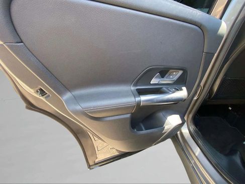 Used 2021 Mercedes-Benz GLA 250 4MATIC image 21