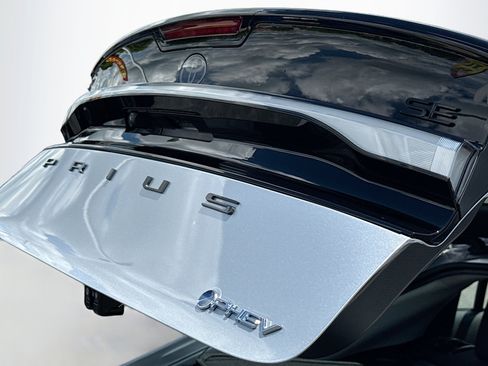 Used 2026 Toyota Prius Plug-In Hybrid FWD image 15