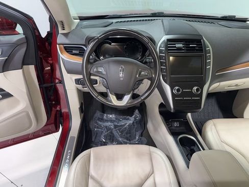 Used 2019 Lincoln MKC Select w/ Select Plus Package image 17