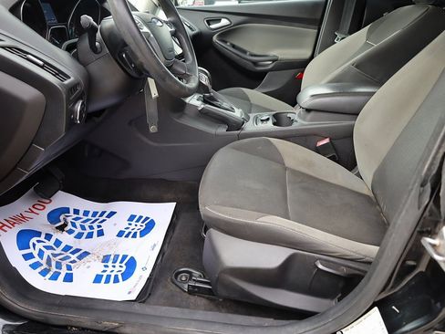 Used 2014 Ford Focus SE w/ SE Winter Package image 11