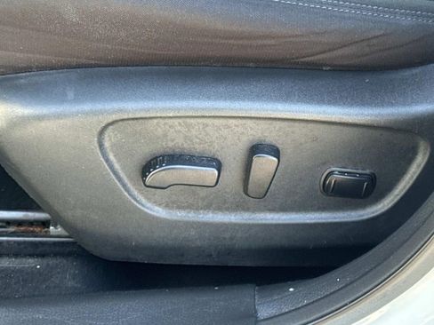 Used 2019 Nissan Rogue SV w/ Premium Package image 21