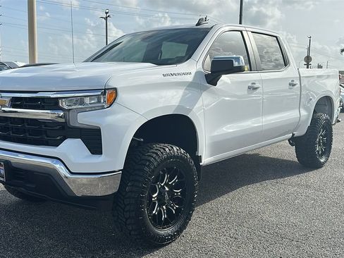 Used 2025 Chevrolet Silverado 1500 LT RWD image 10