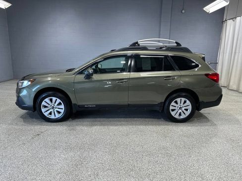Used 2019 Subaru Outback 2.5i Premium AWD/4WD image 5
