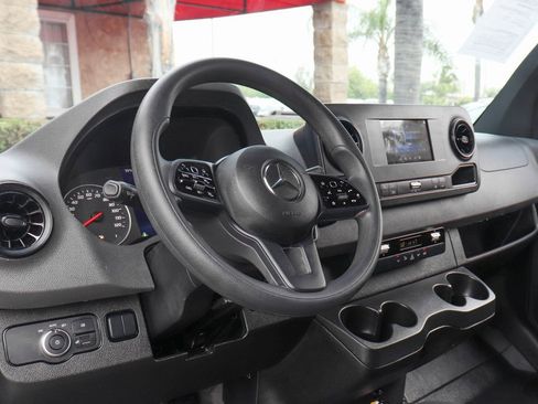 Used 2023 Mercedes-Benz Sprinter 144 Cargo image 18
