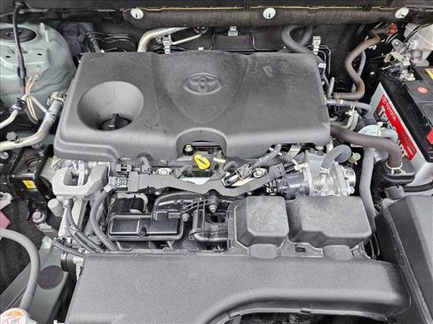 Used 2022 Toyota RAV4 XLE image 21