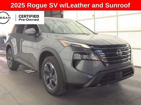 Used 2025 Nissan Rogue SV w/ SV Premium Package FWD image 3
