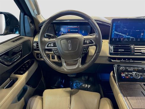 Used 2022 Lincoln Navigator Reserve image 19
