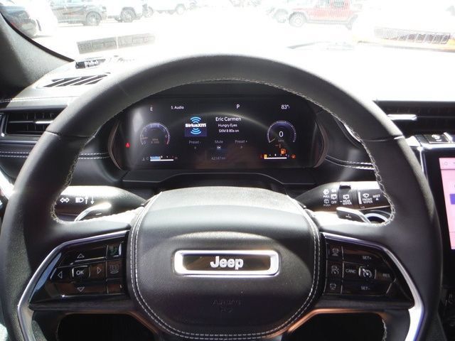Certified 2023 Jeep Grand Cherokee Overland w/ Luxury Tech Group IV AWD/4WD image 6