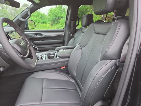 New 2026 Jeep Grand Wagoneer L Limited AWD/4WD image 2
