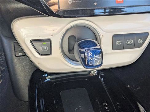 Used 2017 Toyota Prius Prime Advanced image 12