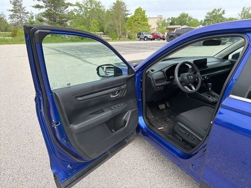 Used 2025 Honda CR-V EX image 18