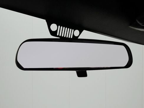 Used 2015 Jeep Wrangler Sport w/ Connectivity Group image 24