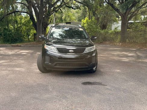 Used 2014 Kia Sorento LX FWD image 2