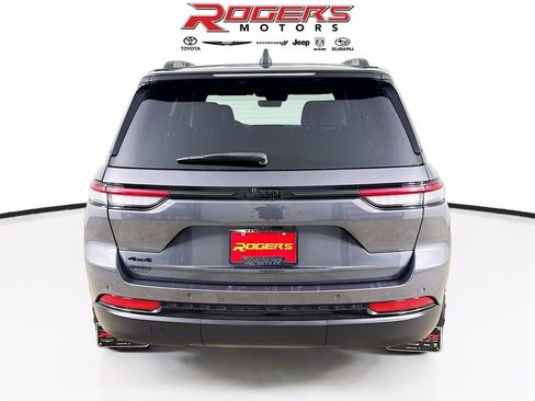 Certified 2025 Jeep Grand Cherokee Altitude AWD/4WD image 7