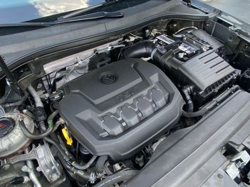Used 2020 Volkswagen Tiguan SE w/ Panoramic Sunroof Package image 13