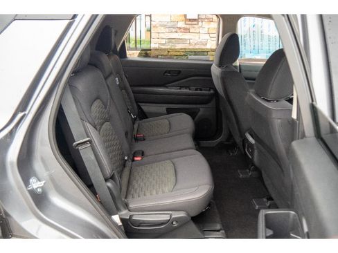 Used 2023 Nissan Pathfinder S AWD/4WD image 19