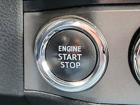 Used 2020 Toyota Tacoma TRD Sport w/ TRD Premium Sport Package AWD/4WD image 23