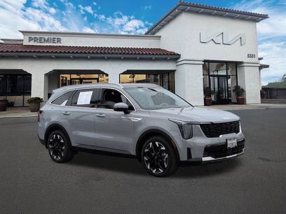 Certified 2025 Kia Sorento EX w/ Panoramic Sunroof Package