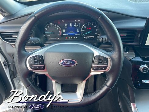 Used 2022 Ford Explorer Limited image 7