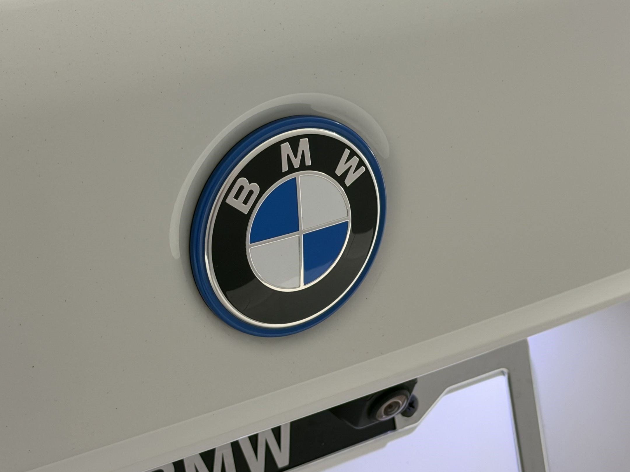 Certified 2023 BMW 530e w/ Convenience Package RWD image 32