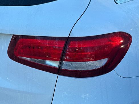 Used 2019 Mercedes-Benz GLC 300 image 15