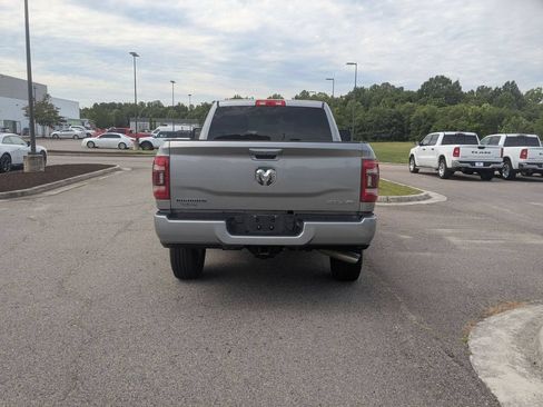 Used 2024 RAM 2500 Big Horn w/ Sport Appearance Package AWD/4WD image 4