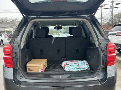 Used 2017 Chevrolet Equinox LT w/ Convenience Package image 8