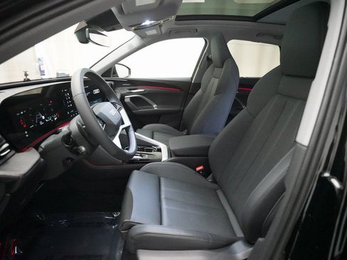 Certified 2025 Audi Q5 Premium Plus w/ Premium Plus AWD/4WD image 7