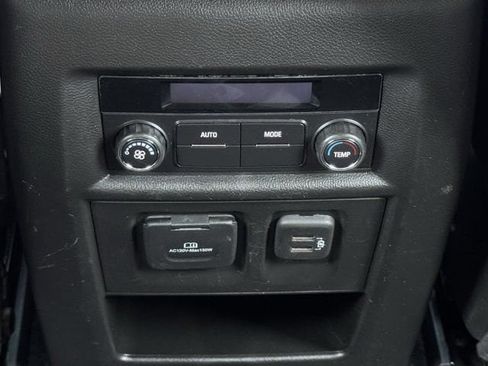 Used 2023 Chevrolet Traverse RS FWD image 33