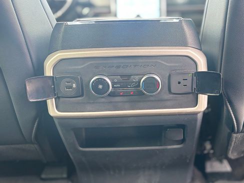 Certified 2022 Ford Expedition Max Limited image 27