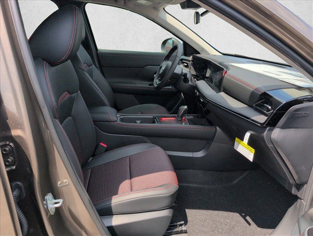 Used 2025 Nissan Kicks SR w/ Illumination Package FWD image 22