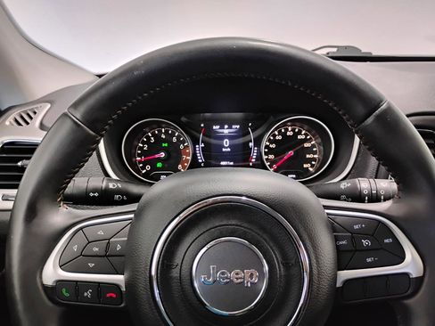 Used 2018 Jeep Compass Latitude image 69