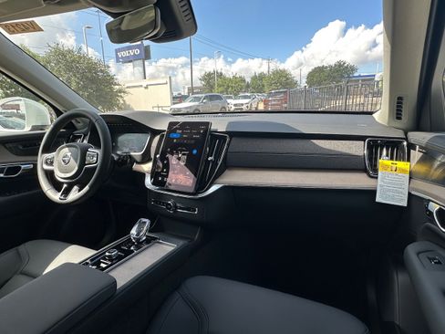 New 2026 Volvo XC90 B5 Plus image 11