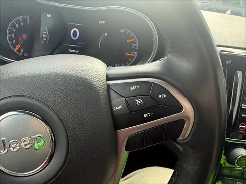 Certified 2021 Jeep Grand Cherokee Laredo X image 15