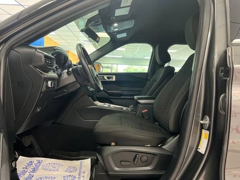 Used 2020 Ford Explorer XLT w/ Comfort Package AWD/4WD image 18