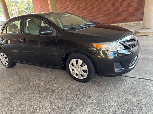 Used 2013 Toyota Corolla L FWD image 2
