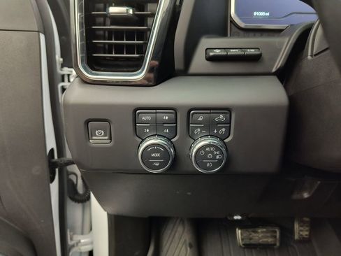 Used 2024 GMC Sierra 3500 Denali w/ Denali Reserve Package image 26