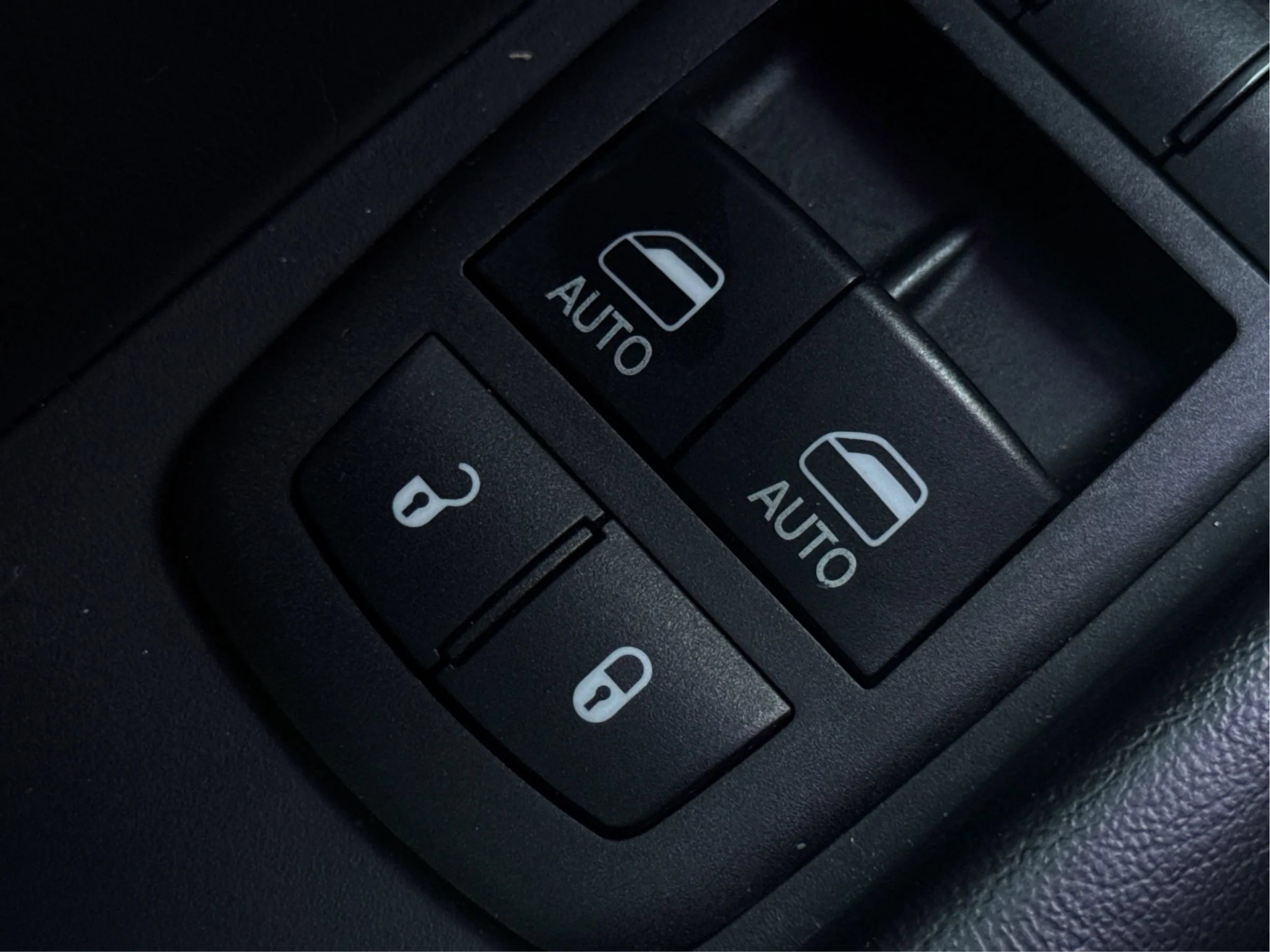 Used 2015 Dodge Challenger R/T Scat Pack w/ Leather Interior Group RWD image 43