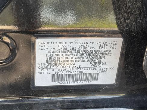 Used 2025 Nissan Versa SV FWD image 27