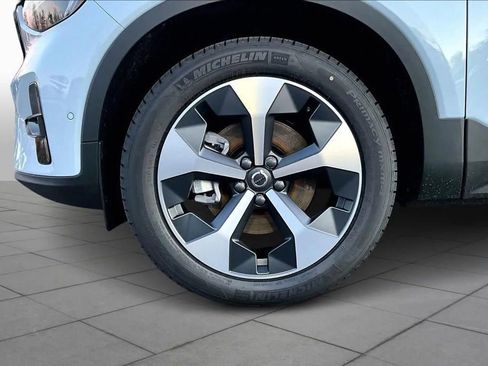 Used 2026 Volvo XC40 B5 Plus w/ Protection Package Premier AWD/4WD image 8