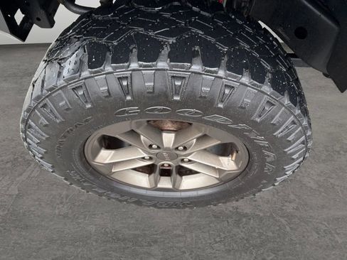 Used 2016 Jeep Wrangler Unlimited Sahara image 31