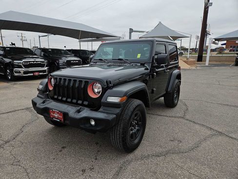 Used 2021 Jeep Wrangler Sport image 4