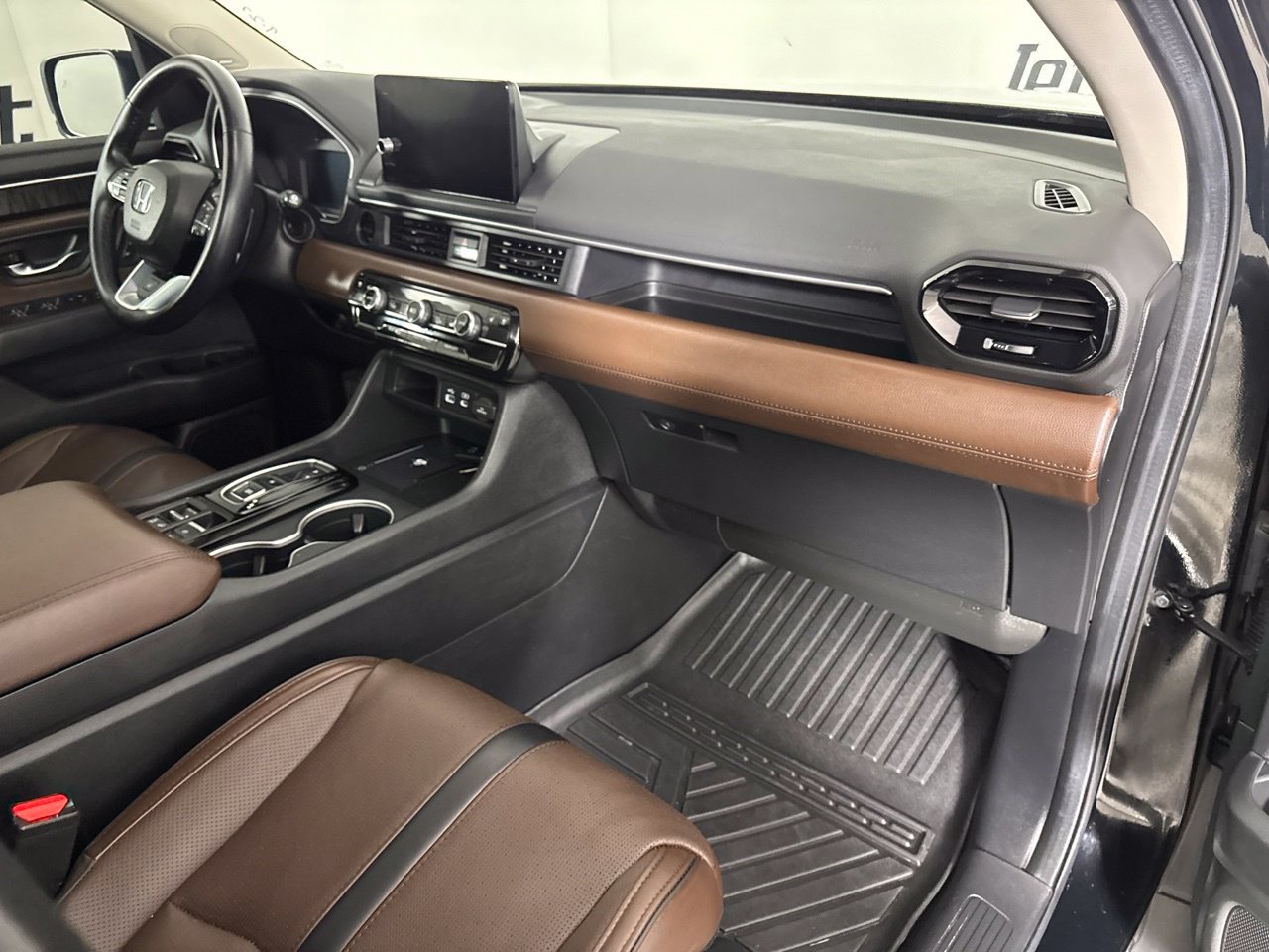 Used 2025 Honda Pilot Elite image 39
