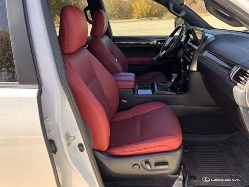 Used 2023 Lexus GX 460 Premium image 26