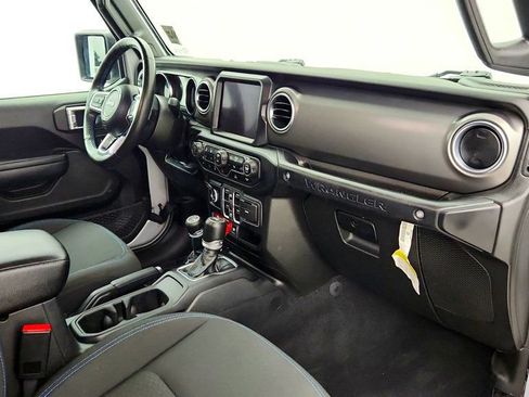 Used 2023 Jeep Wrangler Unlimited Rubicon 4xe w/ Cold Weather Group AWD/4WD image 26