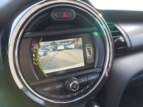 Used 2018 MINI Cooper 4-Door Hardtop FWD image 24