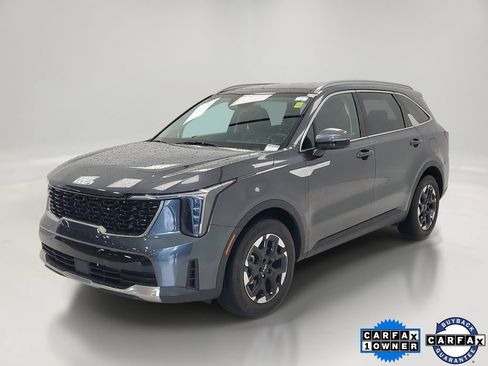 Used 2024 Kia Sorento S w/ Panoramic Sunroof Package FWD image 1