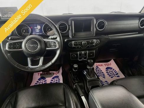 Used 2018 Jeep Wrangler Unlimited Sahara AWD/4WD image 21