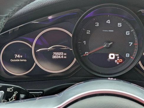 Used 2018 Porsche Panamera 4 image 11